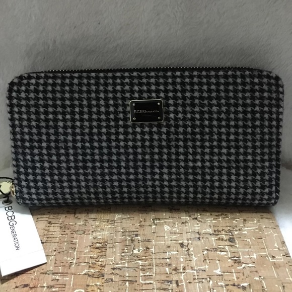 NWT BCBGeneration Wallet - Picture 2 of 4